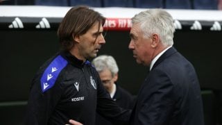 Dani Pendín y Carlo Ancelotti, en el Real Madrid-Osasuna. (Getty)
