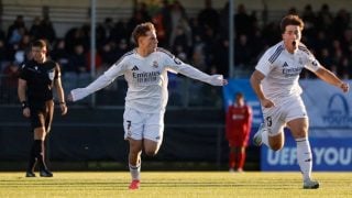 Yáñez y Barroso con el Juvenil A del Real Madrid. (realmadrid.com)