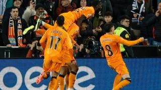 La celebración de uno de los goles en Mestalla. (EFE)