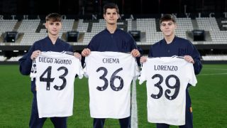 Diego Aguado, Chema Andrés y Lorenzo Aguado celebran su debut con el primer equipo (realmadrid.com)