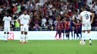 El Real Madrid tras recibir un gol del Barcelona. (Getty)