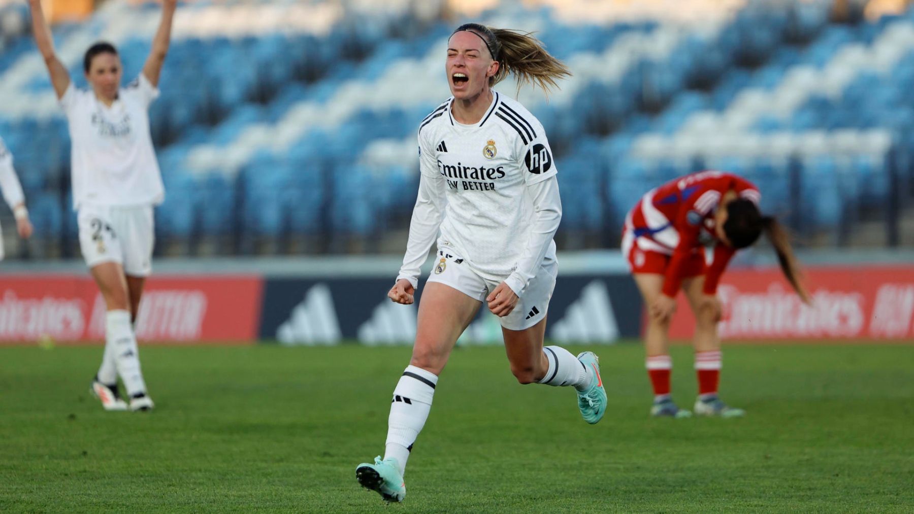 El Real Madrid gana sufriendo al Granada y alarga su racha positiva