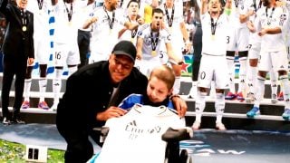 Mbappé tuvo un gran detalle con un niño enfermo.