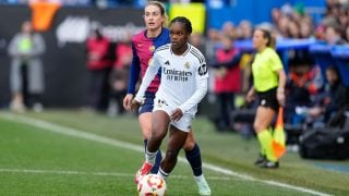 Linda Caicedo y Alexia, en el Clásico de la Supercopa. (EP)