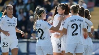 Las jugadoras del Real Madrid celebran el gol de Weir. (EFE)