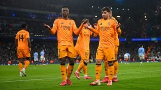 Brahim Díaz celebra su gol con VInicius. (Getty)