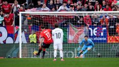 Budimir en el gol del empate ante el Real Madrid. (Getty)