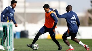 Los jugadores del Real Madrid se ejercitan tras el partido ante Osasuna. (Real Madrid)