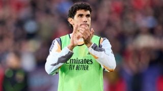 Vallejo en un calentamiento con el Real Madrid. (EP)