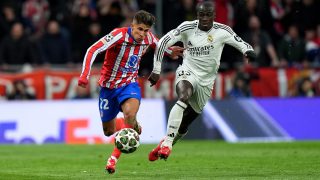 Mendy y Giuliano durante el derbi. (Getty)