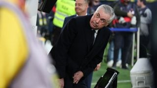 Ancelotti, en el partido ante el Villarreal. (EP)