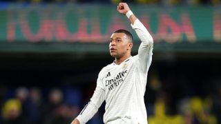 Kylian Mbappé celebra la victoria en Villarreal. (Getty)