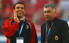 Ancelotti con Ronaldo Nazario en el Milan. (Getty)