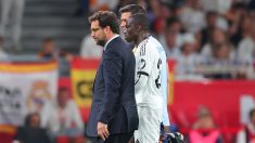 Mendy se retira lesionado de la final de la Copa del Rey. (Getty)