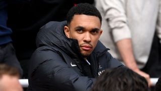 Trent Alexander-Arnold, en el banquillo del Liverpool. (Getty)