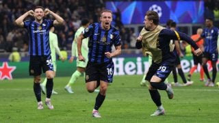 Davide Frattesi tras marcar el gol del 4-3 para el Inter de Milán ante el Barcelona. (GETTY)