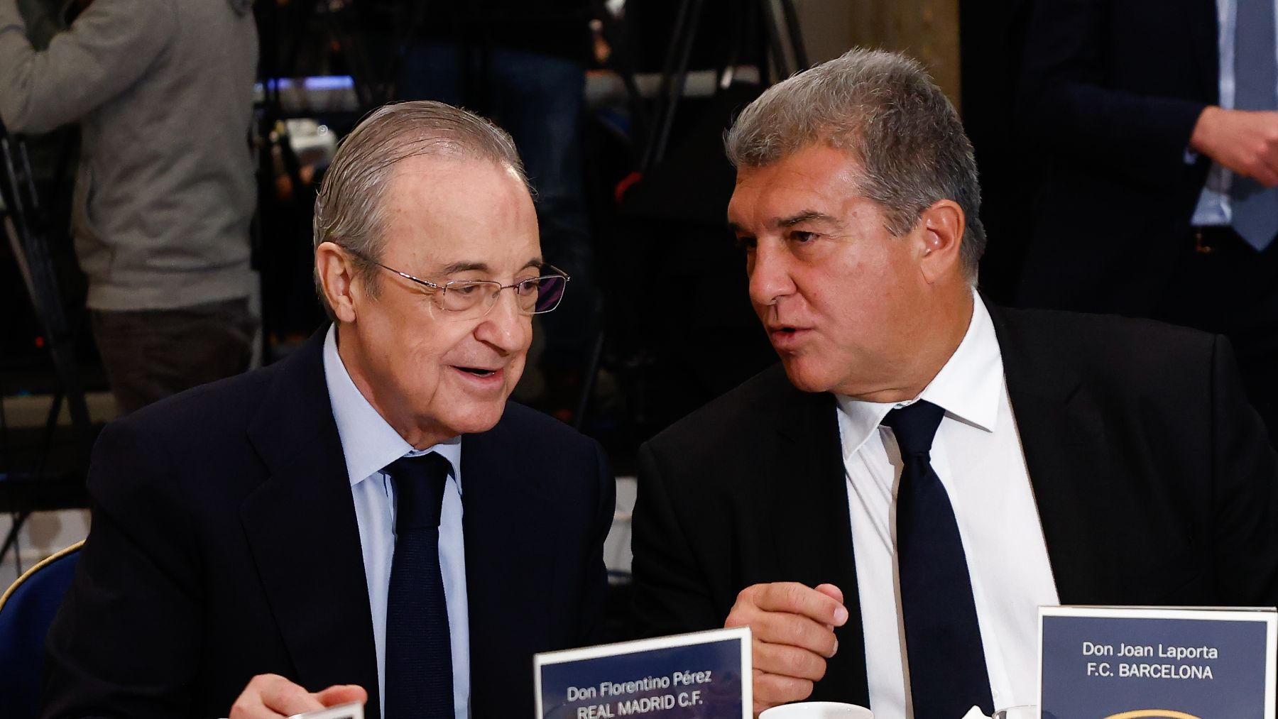 El Barça estudia emprender acciones legales contra el Real Madrid por las declaraciones de Florentino