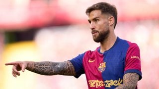 Íñigo Martínez, durante el Clásico de Liga en Montjuic. (Getty)