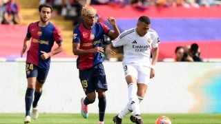 Lamine Yamal y Mbappé durante el último clásico. (Getty)