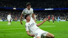 Jesús Vallejo celebra con Jacobo Ramón. (Getty)