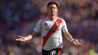 Franco Mastantuono celebra un gol con River Plate. (Foto: Getty Images)