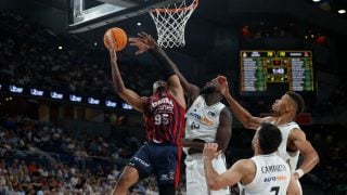 Imagen del primer partido Real Madrid – Baskonia de playoffs. (EFE)