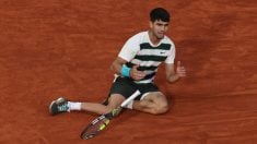 Alcaraz tras ganar su segundo Roland Garros. (Getty)