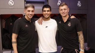 Alcaraz junto a Kroos y Valverde. (@ToniKroos)