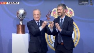 Florentino Pérez recibió un reconocimiento de la Comunidad de Madrid.
