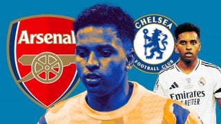 Rodrygo junto a los escudos de Arsenal y Chelsea.
