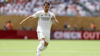Raúl Asencio, en un partido con el Real Madrid. (Getty Images)