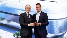 Florentino Pérez y Lucas Vázquez. (RM)