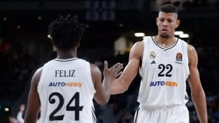 Tavares y Feliz durante un partido de Euroliga la pasada temporada. (realmadrid.com)