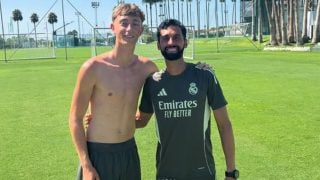 Huijsen junto a Arbeloa en Marbella.