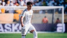 Raúl Asencio, en un partido con el Real Madrid. (RM).