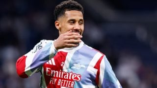 William Saliba, en un calentamiento con el Arsenal. (Europa Press)