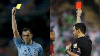 Teixeira Vitienes amonesta durante su etapa arbitral. (EFE)