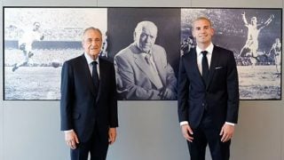 Florentino Pérez, Mastantuono y una fotografía de Di Stéfano. (Realmadrid.com)