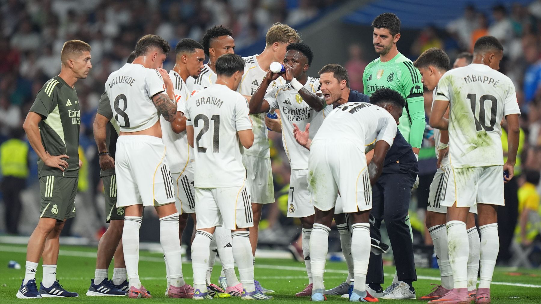 Xabi Alonso se lleva más certezas que dudas en el debut