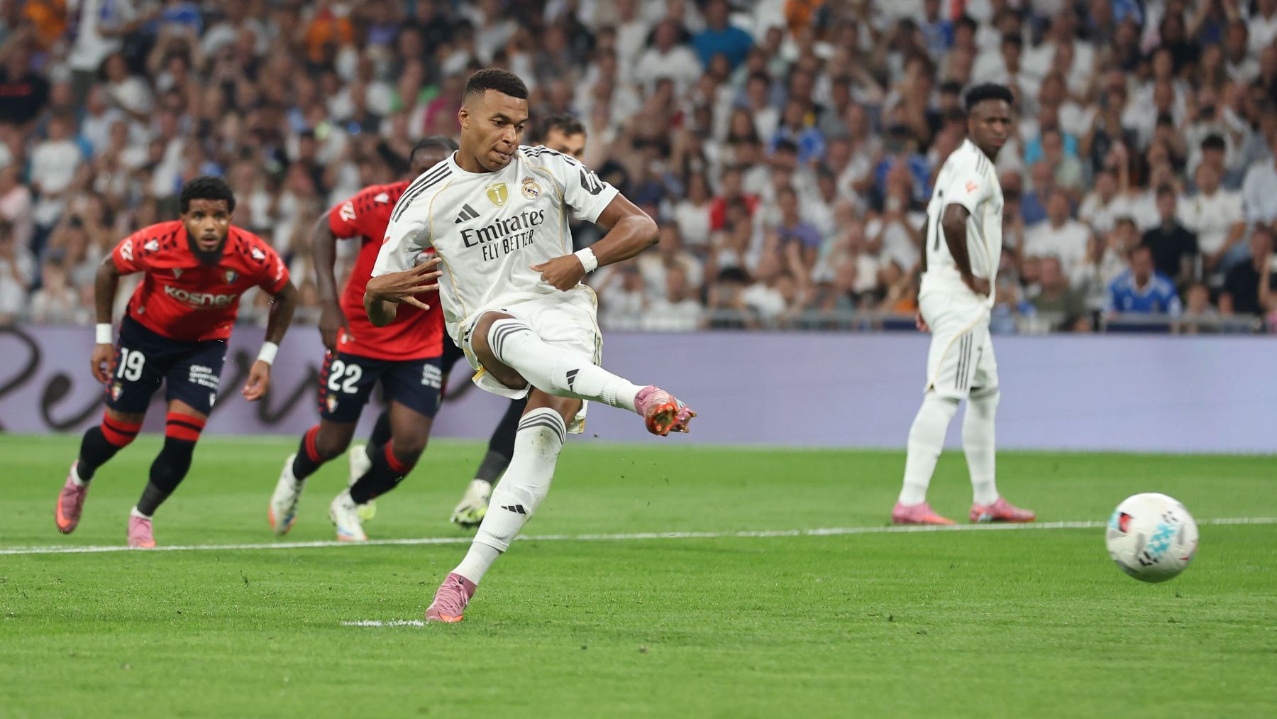 Mbappé marca el primer gol de la temporada del Madrid tras provocar un penalti de Juan Cruz
