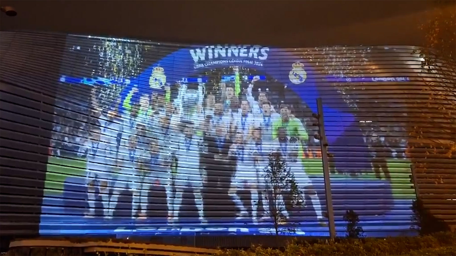 Espectacular: así luce la fachada del Bernabéu en una prueba de proyecciones