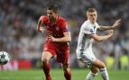 Xabi Alonso y Toni Kroos, durante un Real Madrid - Bayern de Múnich de Champions League.