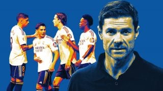Xabi Alonso y jugadores del Real Madrid.