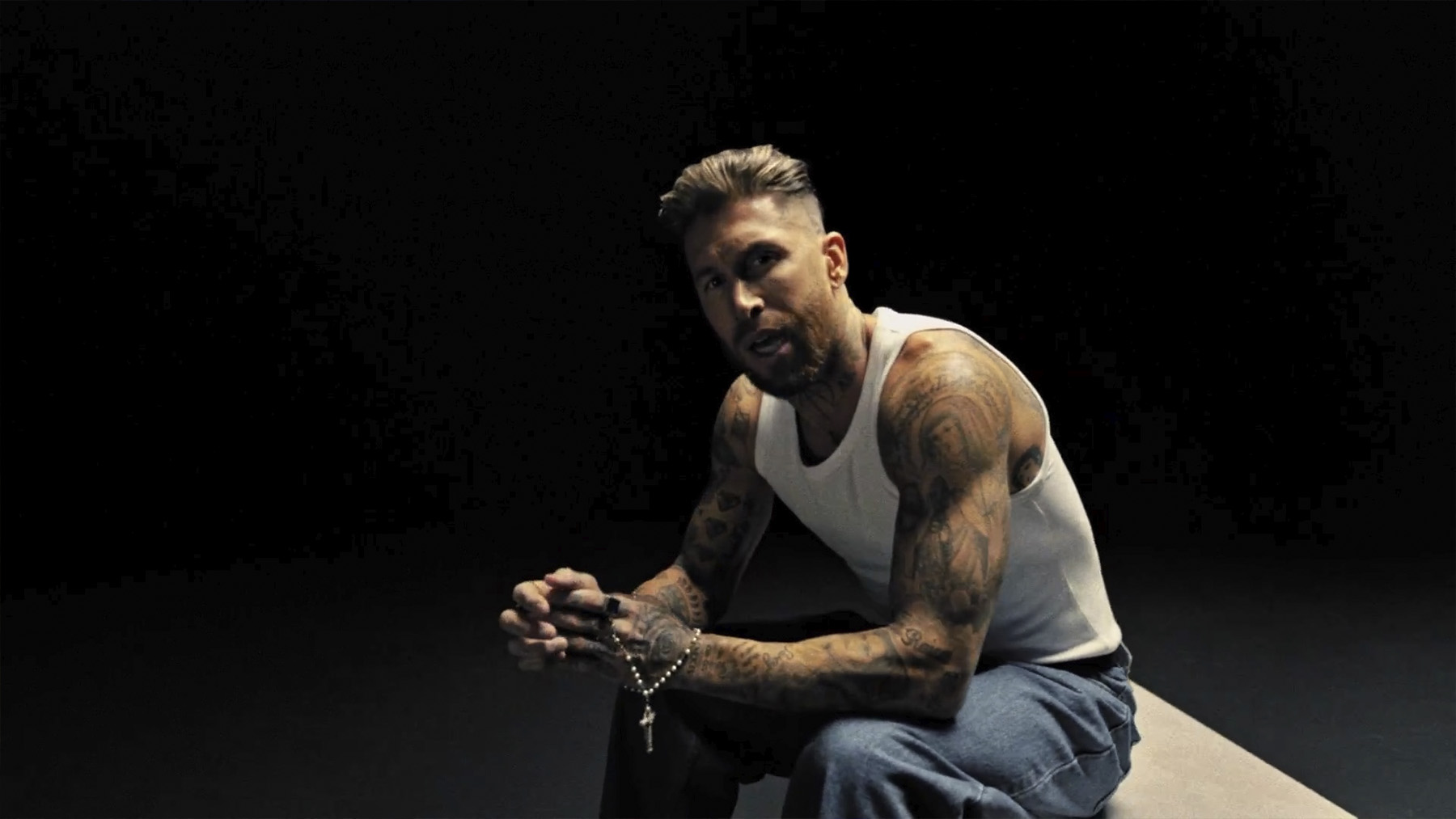 Sergio Ramos se pasa a la música y enamora al madridismo con su primera canción en solitario: ‘Cibeles’