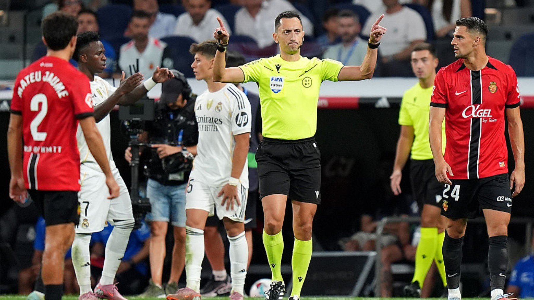 Así condicionó el VAR a Sánchez Martínez para anular el gol de Güler por mano: «Se ve la inmediatez»