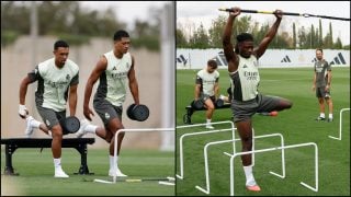 Jude Bellingha, con Alexander-Arnold, y Eduardo Camavinga. (Realmadrid.com)