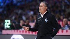 Sergio Scariolo da instrucciones durante un partido con la selección española de baloncesto. (EFE)