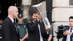 Llull levanta la undécima Euroliga del Real Madrid. (EP)