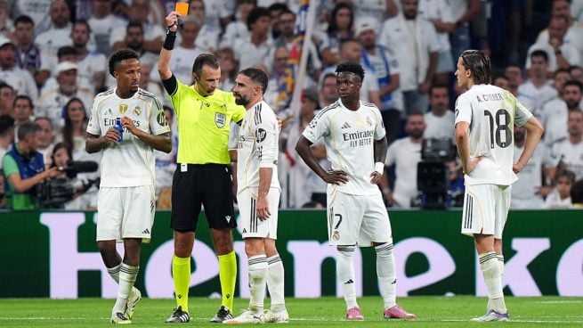 Dani Carvajal, expulsado tras su acción con Rulli. (Getty Images)