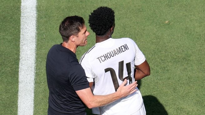 Aurélien Tchouaméni y Xabi Alonso.